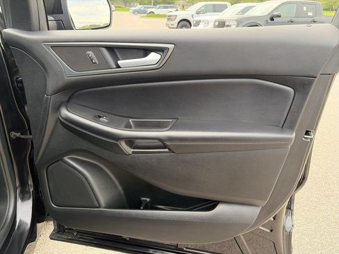 Used 2024 Ford Edge SE w/ Black Appearance Package AWD/4WD image 9