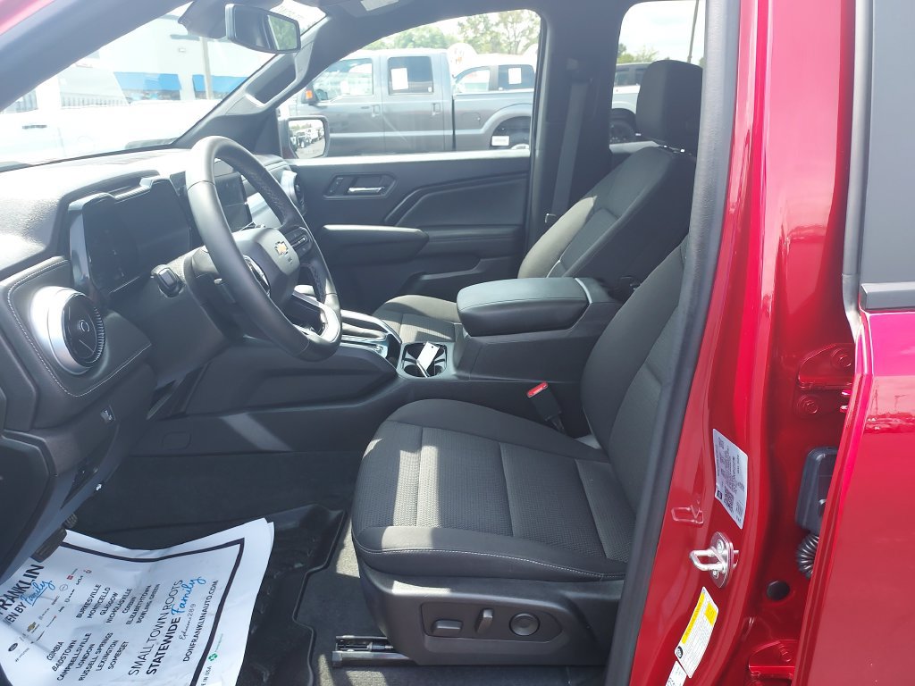 Used 2023 Chevrolet Colorado LT w/ LT Convenience Package II AWD/4WD image 15