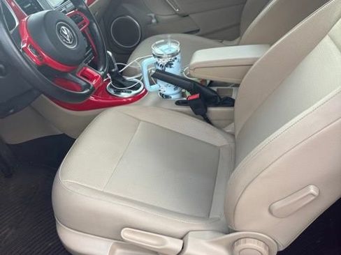 Used 2019 Volkswagen Beetle 2.0T S FWD image 8