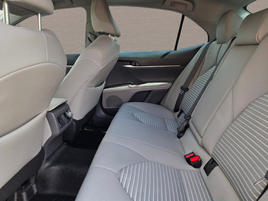 Used 2024 Toyota Camry SE w/ Cold Weather Package FWD image 12