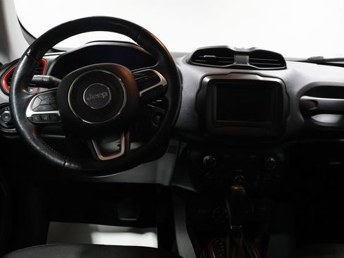 Used 2020 Jeep Renegade Trailhawk w/ Cold Weather Group image 17