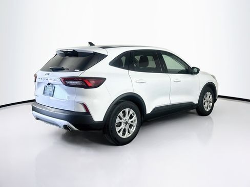 Used 2025 Ford Escape Active FWD image 9