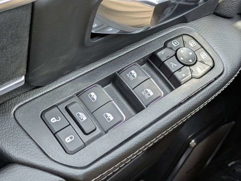 New 2026 RAM 2500 Laramie AWD/4WD image 23