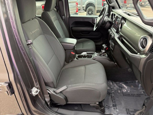 Used 2018 Jeep Wrangler Unlimited Sahara AWD/4WD image 29