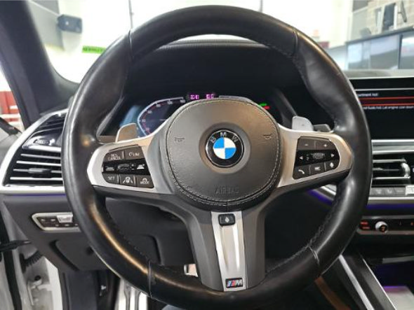 Used 2022 BMW X7 xDrive40i w/ M Sport Package AWD/4WD image 5