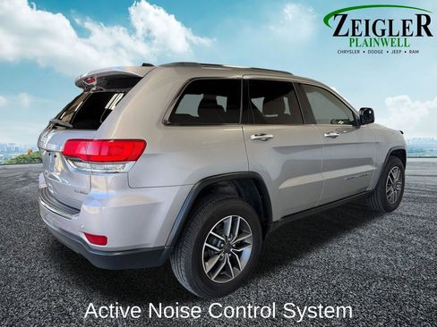 Used 2018 Jeep Grand Cherokee Limited w/ Luxury Group II AWD/4WD image 6