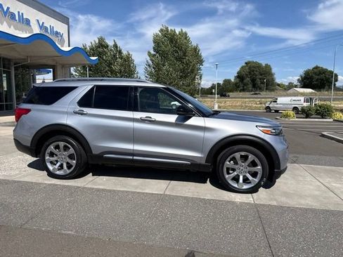 Used 2020 Ford Explorer Platinum w/ Premium Technology Package AWD/4WD image 3