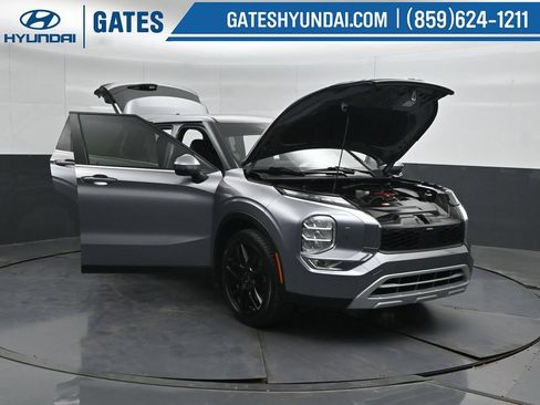 Used 2022 Mitsubishi Outlander SE AWD/4WD image 59