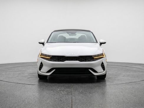 Used 2025 Kia K4 LXS FWD image 2