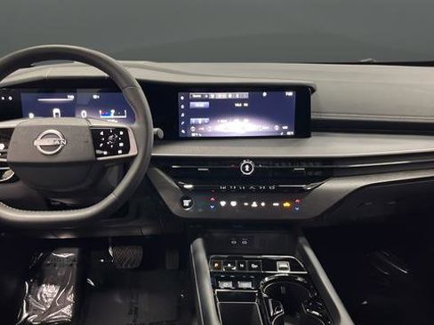 Used 2025 Nissan Murano SV AWD/4WD image 11