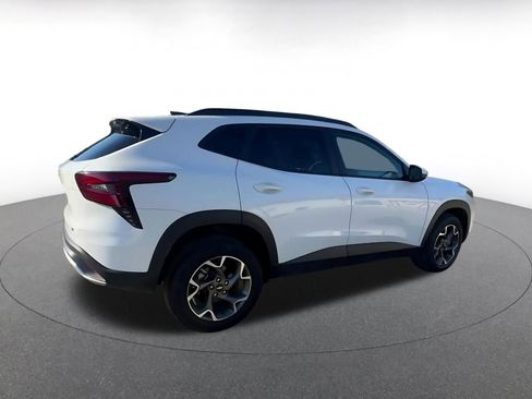 Used 2025 Chevrolet Trax LT image 14