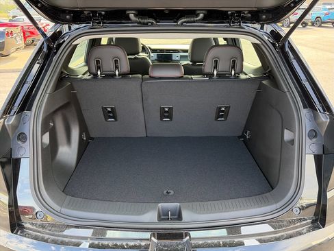 New 2027 Chevrolet Bolt RS w/ Technology Package FWD image 5