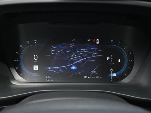 Used 2025 Volvo XC40 B5 Core image 26