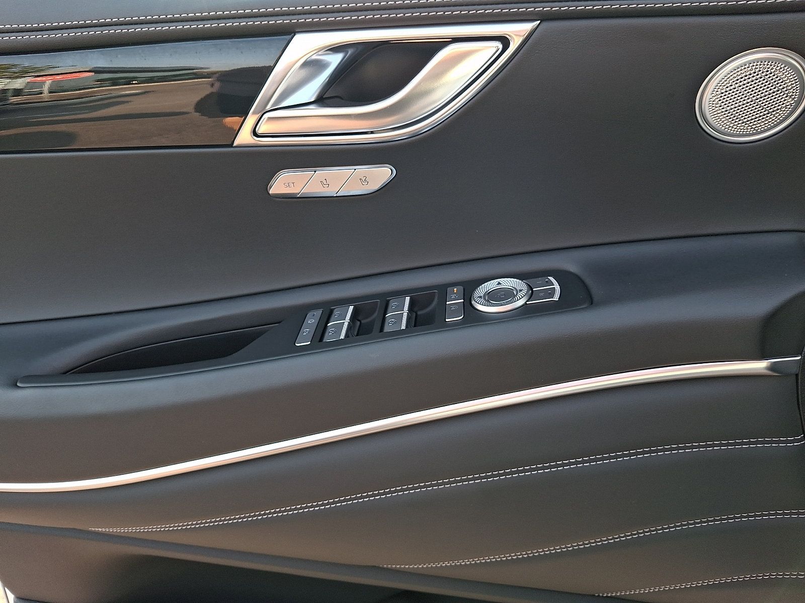 Certified 2026 Genesis GV80 2.5T AWD/4WD image 12