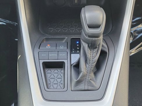 Used 2021 Toyota RAV4 XLE image 34