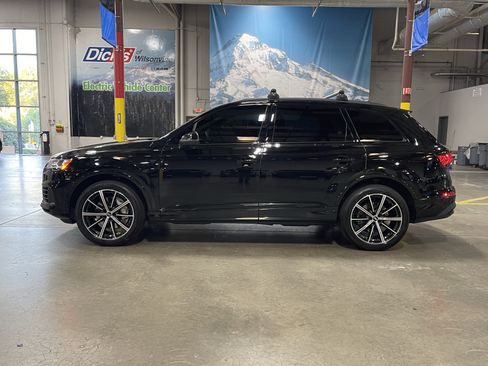 Used 2021 Audi Q7 3.0T Premium Plus w/ Executive Package AWD/4WD image 2