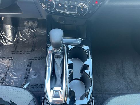 Used 2025 Chevrolet Trax LT image 39