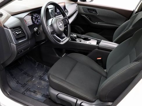 Used 2023 Nissan Rogue S image 10