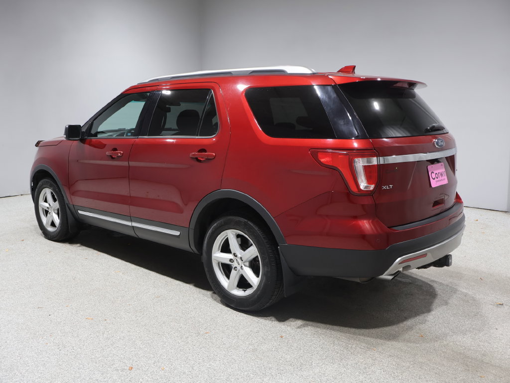 Used 2016 Ford Explorer XLT w/ Equipment Group 201A AWD/4WD image 4