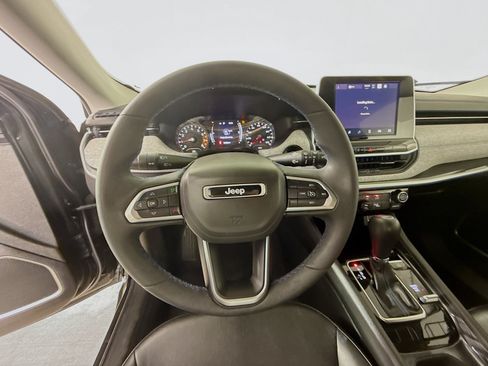 Used 2022 Jeep Compass Latitude AWD/4WD image 11
