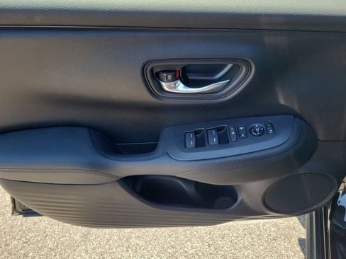 Certified 2023 Honda HR-V LX image 8