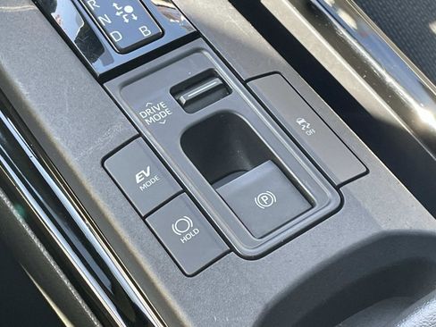 Used 2024 Toyota Prius LE image 21