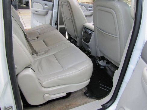 Used 2012 Chevrolet Suburban LT w/ Suspension Package, Off-Road AWD/4WD image 22