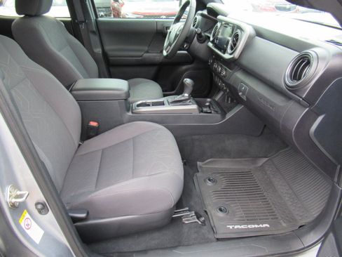 Used 2019 Toyota Tacoma TRD Sport RWD image 10