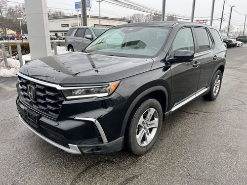 Used 2025 Honda Pilot EX-L image 7