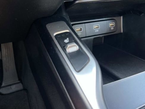 Certified 2021 Kia Sorento S w/ Panoramic Sunroof Package AWD/4WD image 33