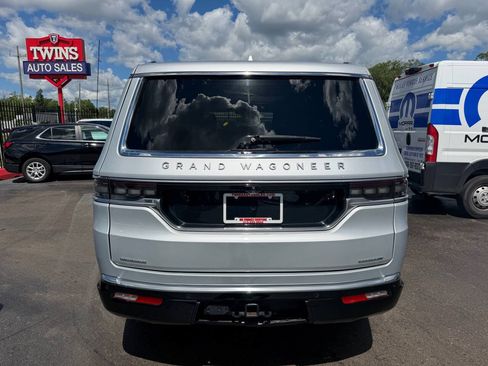 Used 2022 Jeep Grand Wagoneer Series II AWD/4WD image 6