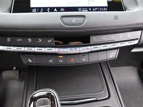 Used 2021 Cadillac XT4 Premium Luxury w/ Technology Package AWD/4WD image 25