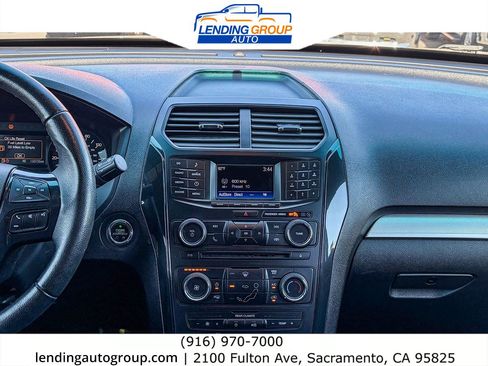 Used 2017 Ford Explorer XLT FWD image 12