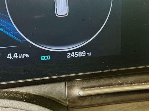 Used 2024 Kia Carnival SX FWD image 19