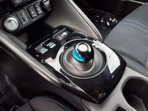 Certified 2022 Nissan Leaf SV FWD image 8