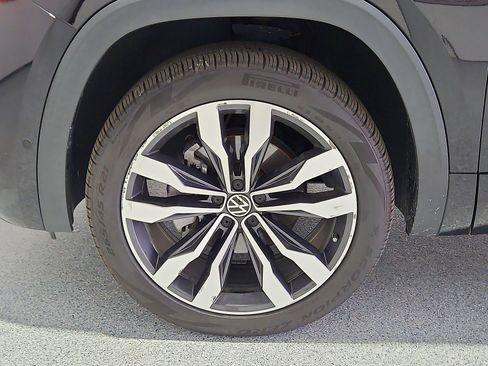 Certified 2022 Volkswagen Atlas SEL Premium AWD/4WD image 11