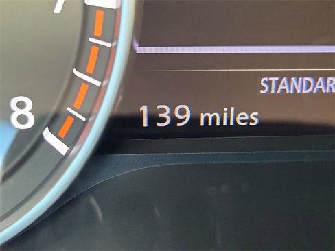 Certified 2025 Nissan Pathfinder SL image 29