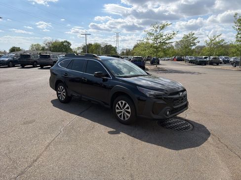 Used 2024 Subaru Outback Premium AWD/4WD image 11