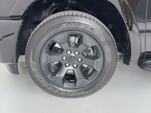 Used 2025 RAM 1500 Big Horn AWD/4WD image 32