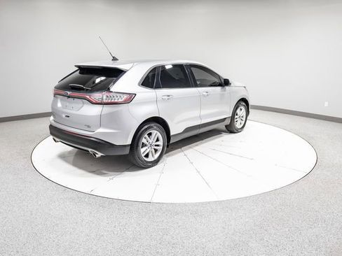 Used 2018 Ford Edge SEL image 28