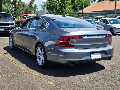 Used 2018 Volvo S90 T5 Momentum w/ Convenience Package AWD/4WD image 3