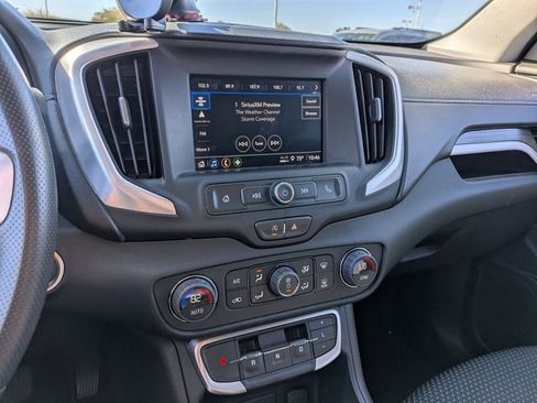 Used 2023 GMC Terrain SLE w/ Driver Convenience Package image 12