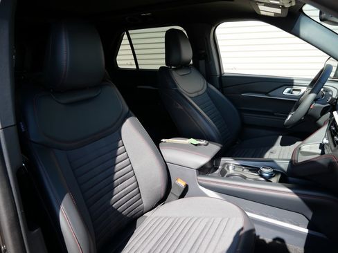New 2026 Ford Explorer ST-Line w/ ST-Line Street Pack AWD/4WD image 10