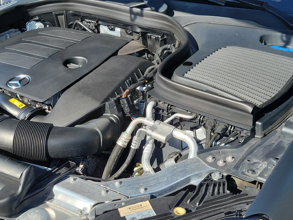 Used 2022 Mercedes-Benz GLC 300 image 42