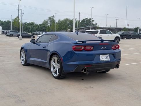 Used 2022 Chevrolet Camaro LT w/ Technology Package RWD image 5