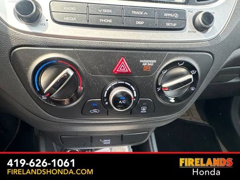 Used 2022 Hyundai Accent SEL FWD image 24