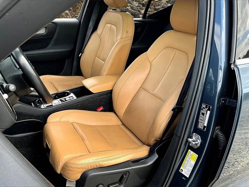 Used 2019 Volvo XC40 T5 Inscription image 24