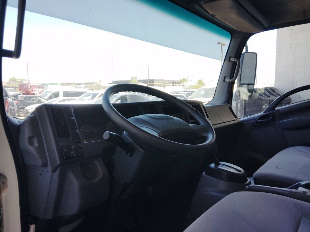 Used 2020 Isuzu NPR RWD image 21