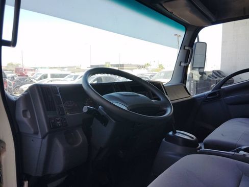 Used 2020 Isuzu NPR RWD image 21