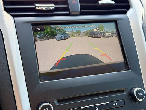 Used 2016 Ford Fusion Energi SE FWD image 15